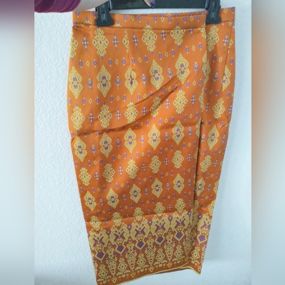 Cambodia out fit - Picture 4 of 4